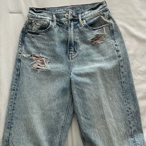 American Eagle Outfitters Light Blue Distressed Boyfriend Jeans